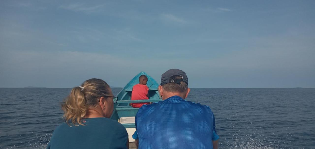 Arborek Diving Homestay R4 Besir Kültér fotó
