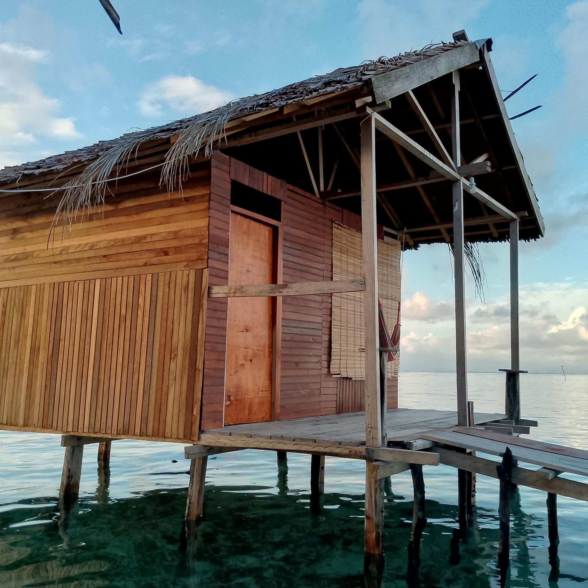 Arborek Diving Homestay R4 Besir Szoba fotó